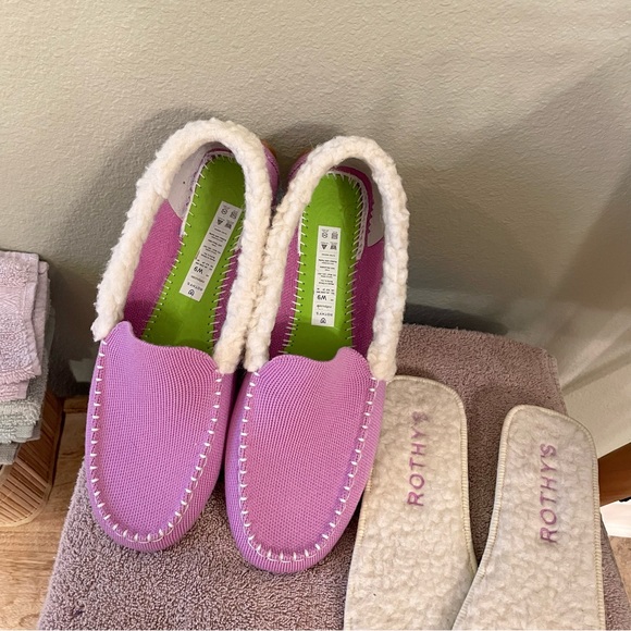 Rothy’s winter flats - Picture 3 of 5